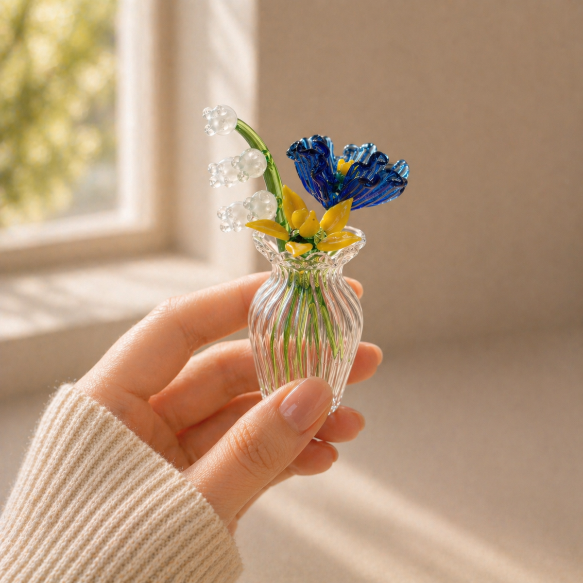 Glass Birth Flower Bouquet Gift, Miniature Hand Blown Glass Birthflower Months with Mini Flowers and Vase